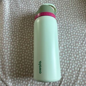 Owala Mint Green Water Bottle 32oz